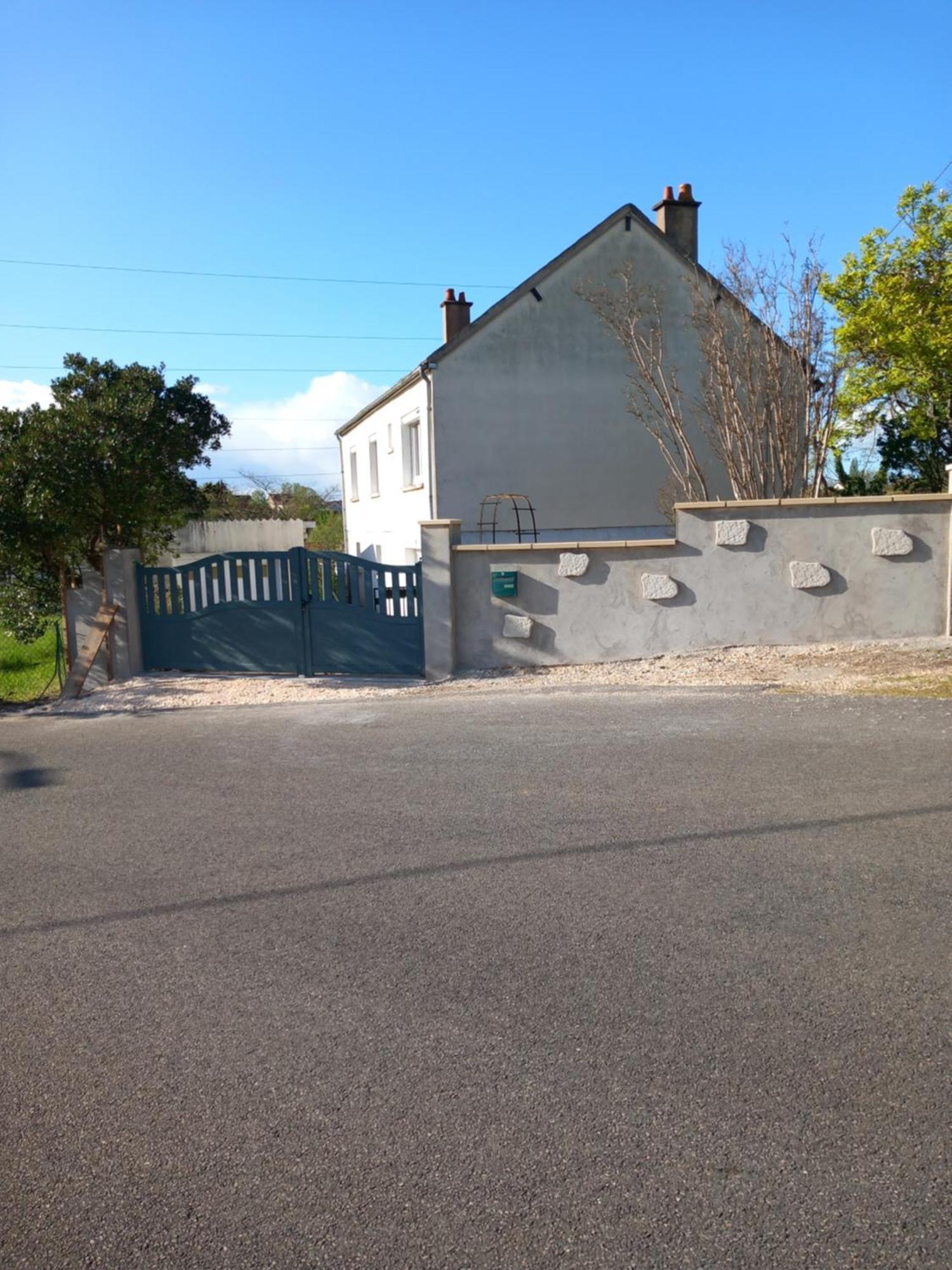 Les Cyclamens 1 Apartment Cosne-Cours-Sur-Loire Exterior photo